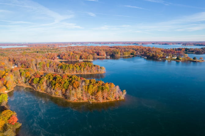 Lake Anna vs Smith Mountain Lake: Which Weekend Wins
